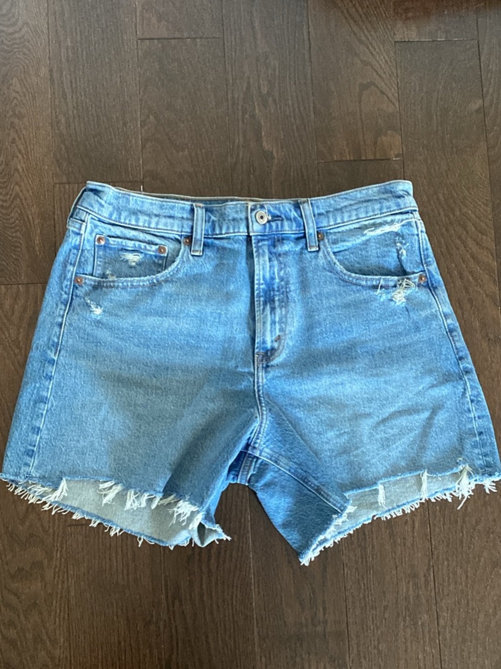 Abercrombie High Rise Dad Short Size 30 (Medium Wash with Distressed Hem)